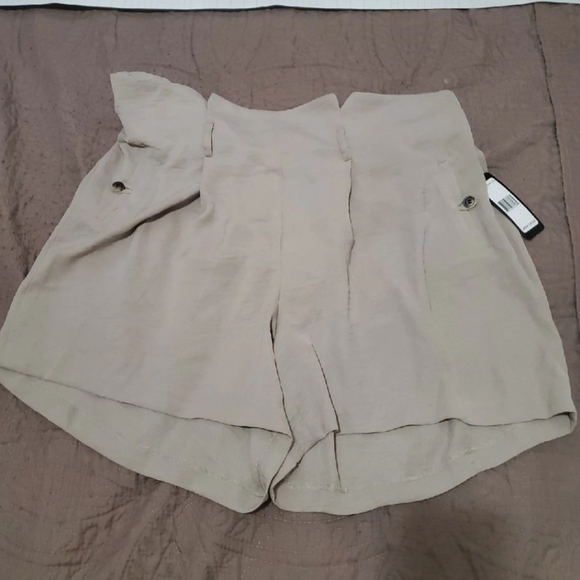 High waited shorts - Picture 1 of 5